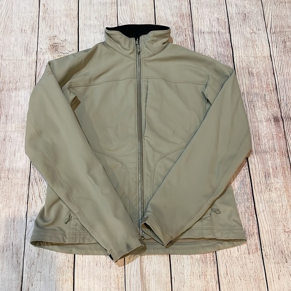 Arc’teryx utility jacket Taupe Soft shell Womens S Outdoors Zippered pockets - Picture 4 of 16